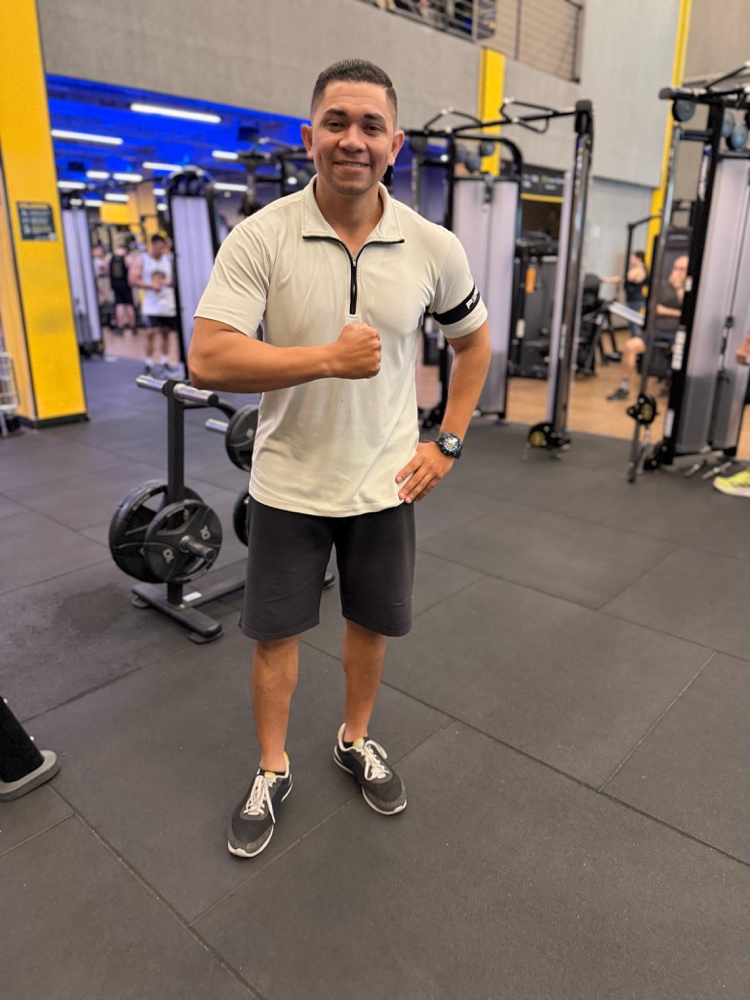 Rafael Silva na academia